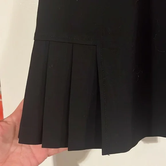 Tahari by Arthur S. Levine black straight skirt with pleat detail at side knee - Picture 4 of 9
